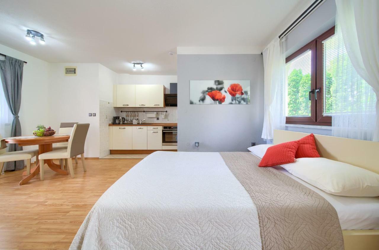 Apartments Stolfa 克尔克 外观 照片