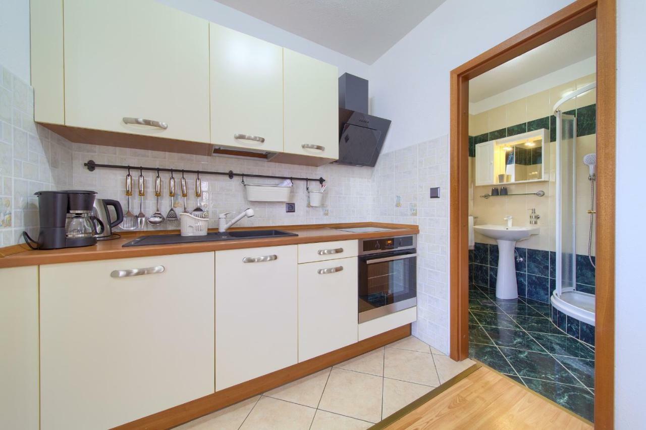 Apartments Stolfa 克尔克 外观 照片