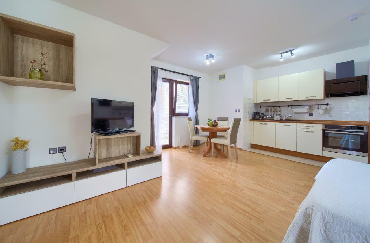 Apartments Stolfa 克尔克 外观 照片